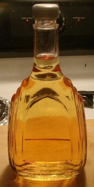 File:Honey ginger liqueur.jpg