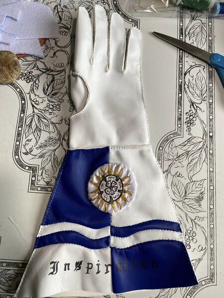 File:Gloves of Inspiration Full.jpg