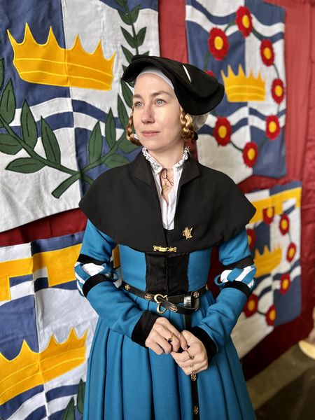 File:Jane Fox Blue German.jpg